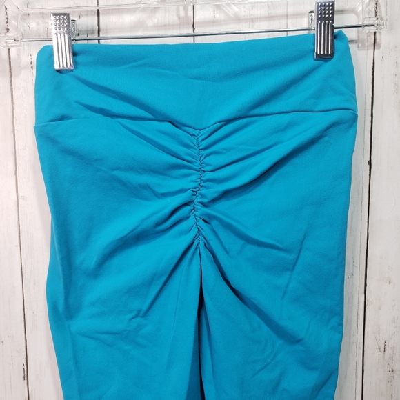 Celestial Bodiez Blue Capri Ruched Bottom Leggings - Picture 4 of 5